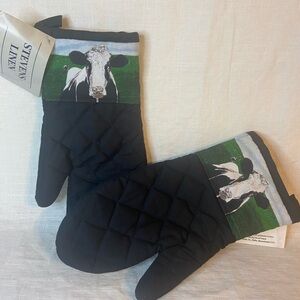 NWT Kitchen Potholders Set of 4, Cows/Heifers , 2 are  “Grabitz”